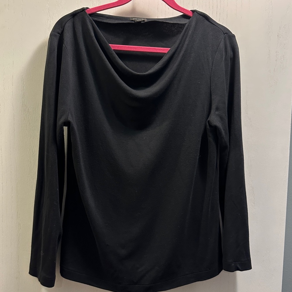 Ann Taylor Long Sleeve Top. Slouch crew neck. Black. Size Med. Used. Goo…